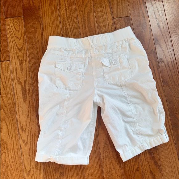 CHICO’S White Shorts (Size 1) - Picture 2 of 3